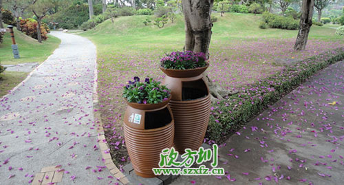  園林景區(qū)環(huán)保的選擇，玻璃鋼帶花盆垃圾桶
